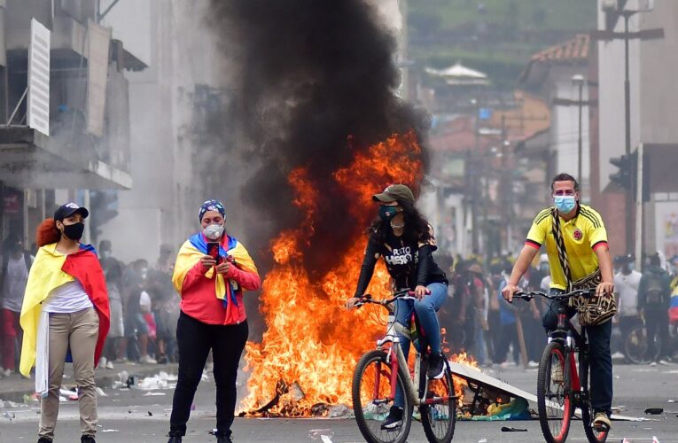 Cuatro muertos en protestas en Colombia