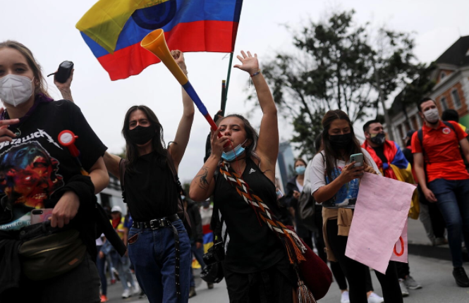 Papa Francisco expresa «preocupación» por la violencia en Colombia