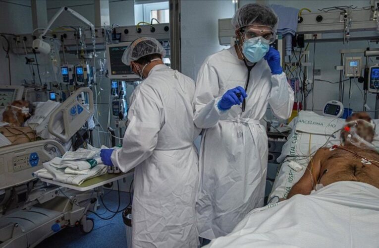 OMS: 115 mil trabajadores de la salud han muerto durante la pandemia