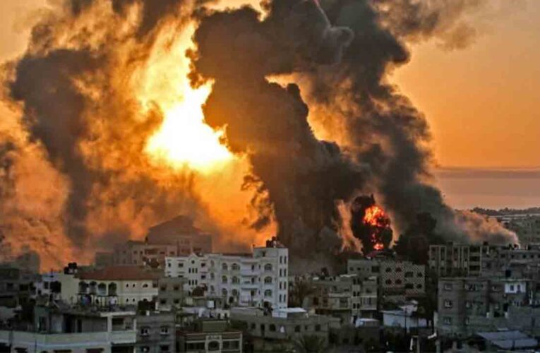 Ascienden a 65 los muertos por bombardeos contra Gaza