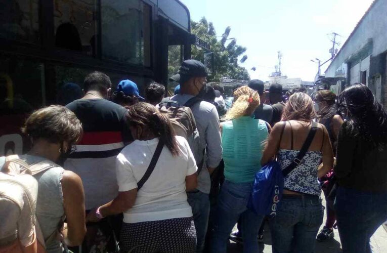 Sigue el paro en La Caracas-La Guaira y no hay diálogo entre las partes