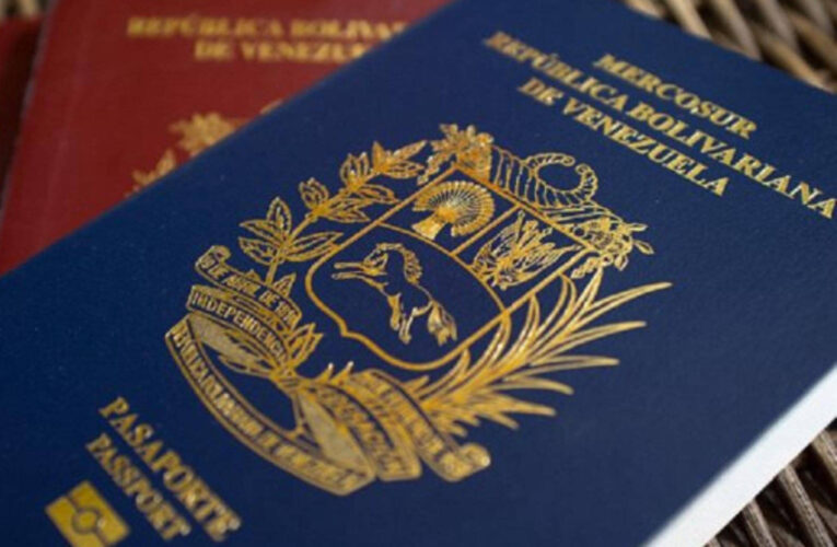 Colombia extiende a 10 años vigencia de pasaportes venezolanos luego de su vencimiento