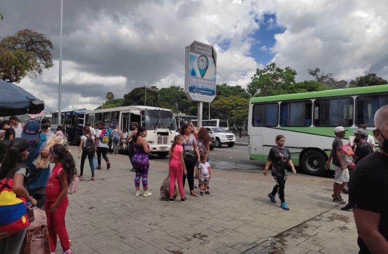 Surtieron a 40 buses de la Caracas-La Guaira