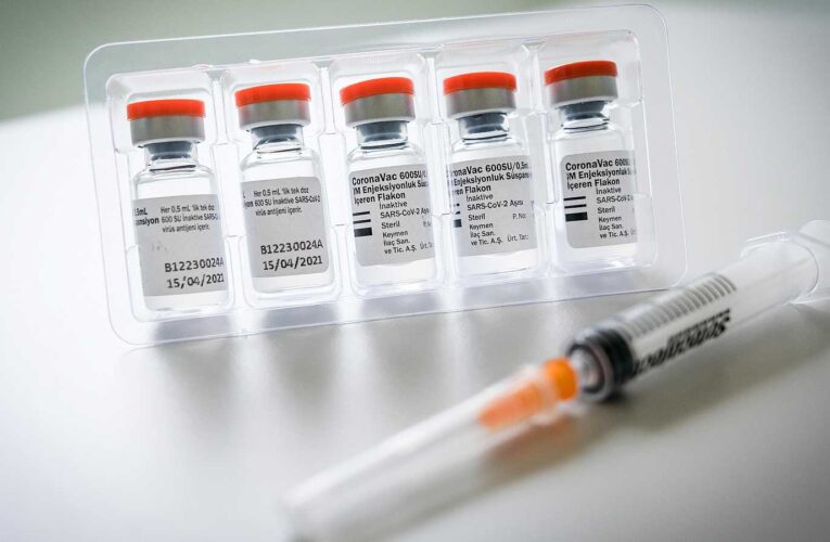 OMS aprobó uso de emergencia de vacuna de Sinovac