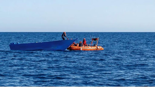 Hallan 20 muertos en barco a la deriva en el Caribe
