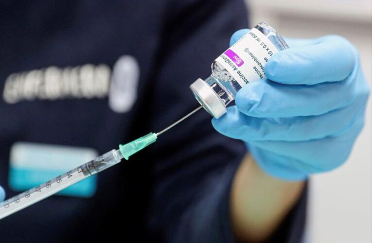 Grecia sancionará a sanitarios que no se vacunen