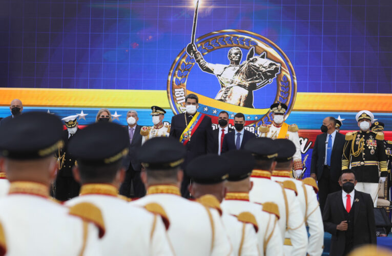 Maduro pidió a los militares “recuperar el Estado de bienestar socialista”