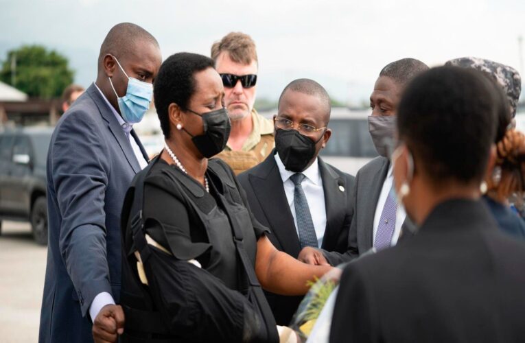 Primera dama regresa a Haití para asistir al funeral de su esposo