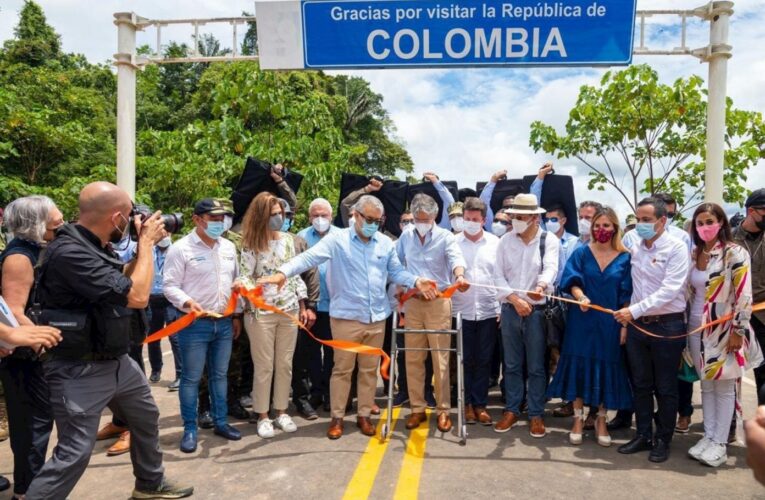 Colombia y Ecuador inauguran corredor vial en la frontera