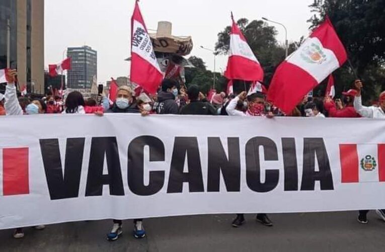 Marchan en Perú contra Castillo