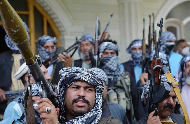 Ofensiva de los talibanes ha dejado 900 ejecutados en Afganistán