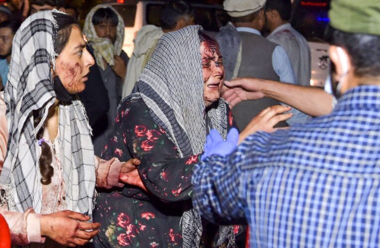 Aumenta a 72 los muertos en doble ataque en el aeropuerto de Kabul