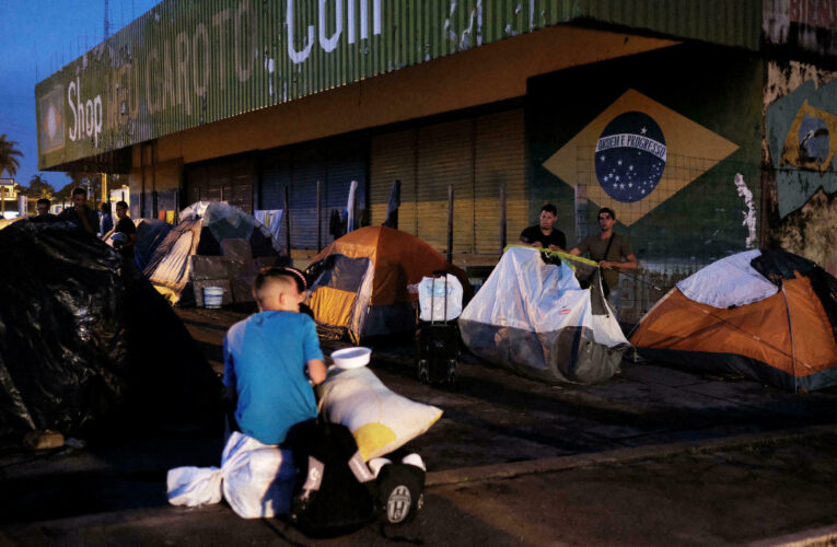 Brasil extiende a 2022 norma que facilita refugio a venezolanos