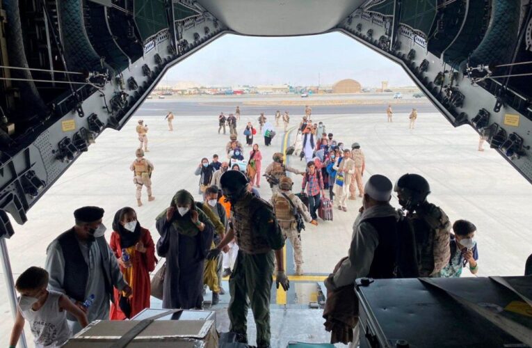 Unos 4.000 afganos podrían llegar a Colombia