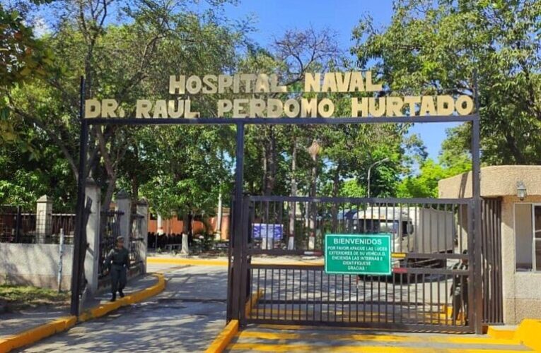 Están vacunando contra el covid en el Hospital Naval