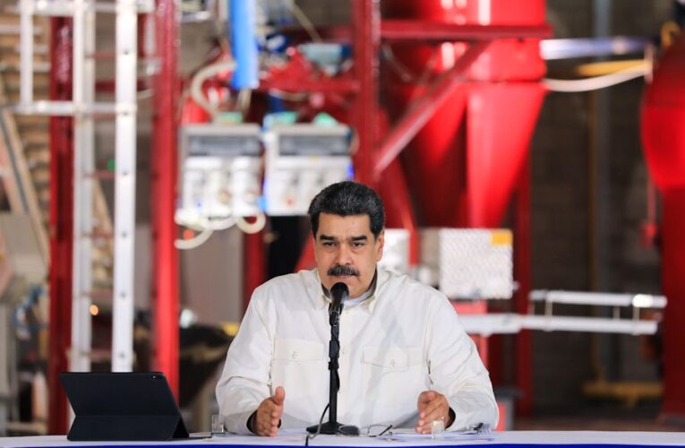 Maduro decreta emergencia por 90 días en cinco estados