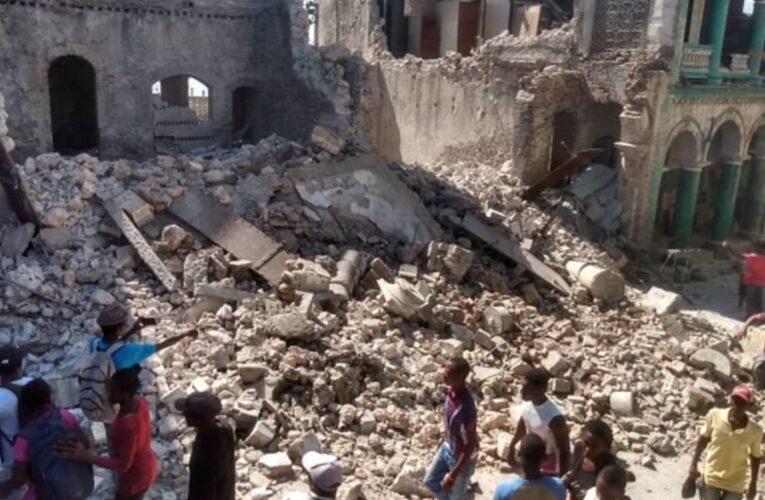 Terremoto en Haití ya suma más de 700 muertos