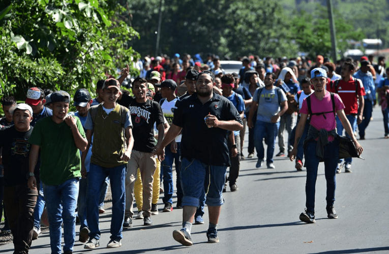 Caravana migrante avanza por México a EEUU