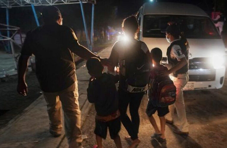 Rescatan a 22 migrantes secuestrados en México