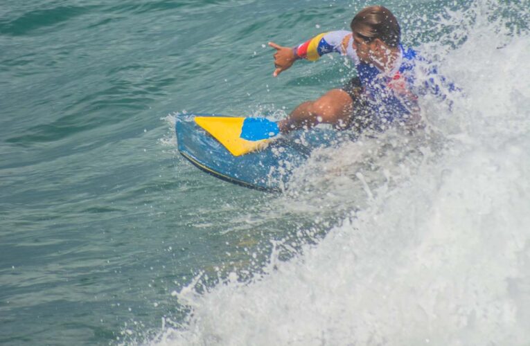 Más de 200 atletas compiten en II válida de Surf