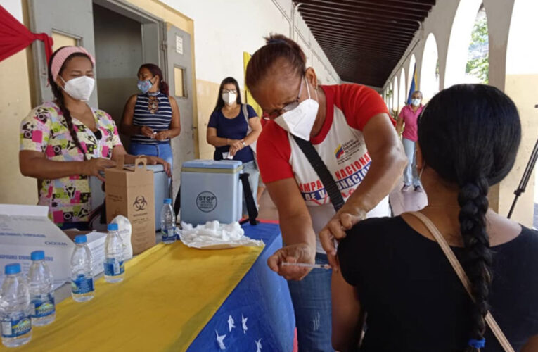 Activados 13 puntos de vacunación en La Guaira