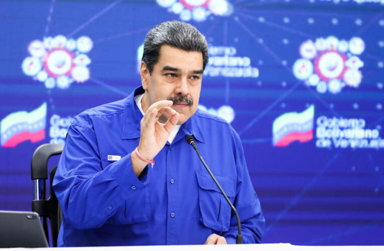 Maduro decreta flexibilidad total en noviembre y diciembre