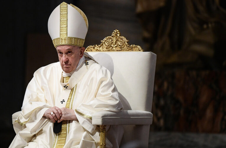El Papa pide un salario universal y reducción de jornada laboral