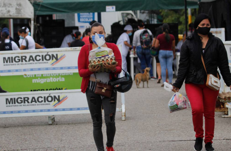 Ya está abierto el paso peatonal en la frontera con Colombia