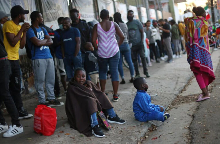 Chile: Desmantelan red que traficaba con haitianos y venezolanos