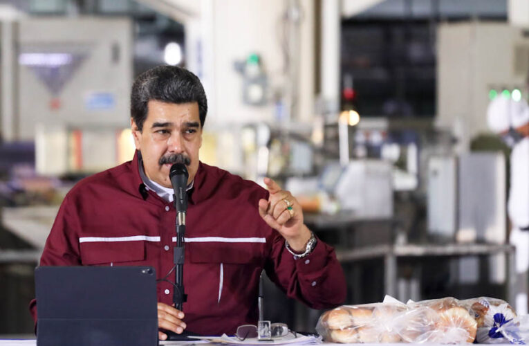 Maduro mejorará salarios a través del carnet de la patria