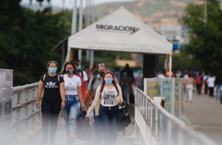 Colombia amplió horario de cruce fronterizo en el día sin IVA