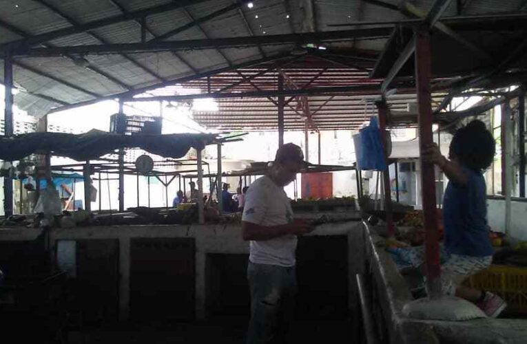 Hampa saquea 5 locales en el mercado de Punta de Mulatos
