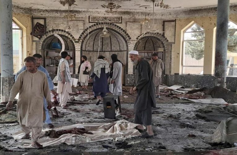 Nuevo atentado contra mezquita en Afganistán deja 32 muertos