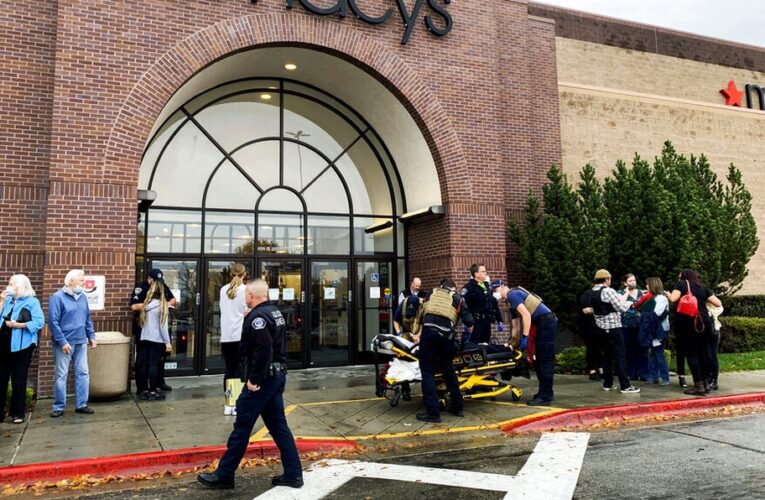 2 muertos y 4 heridos por tiroteo en centro comercial en EEUU
