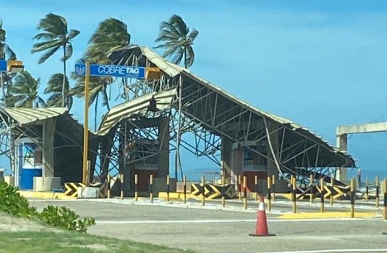 Colapsó peaje de la entrada de Tucacas