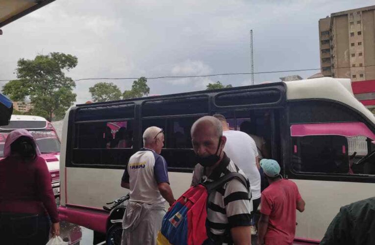 La Naiguatá-Caribe se queda sin buses al mediodía para ahorrar gasolina