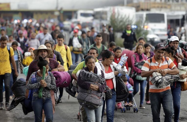 México logra acuerdo con caravana de 2.500 migrantes