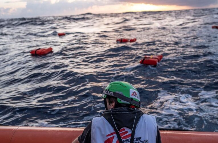 Mueren 75 personas frente a Libia en uno de los peores naufragios