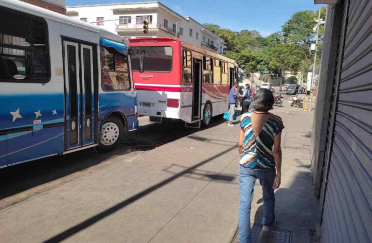 Pocos usuarios para los 120 buses de la Caracas-La Guaira