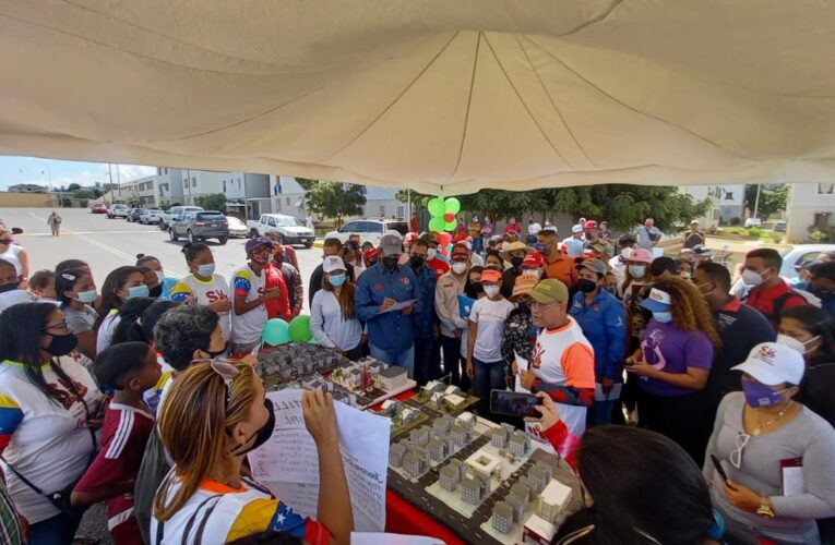 Entregan 400 títulos de propiedad a familias en Playa Grande
