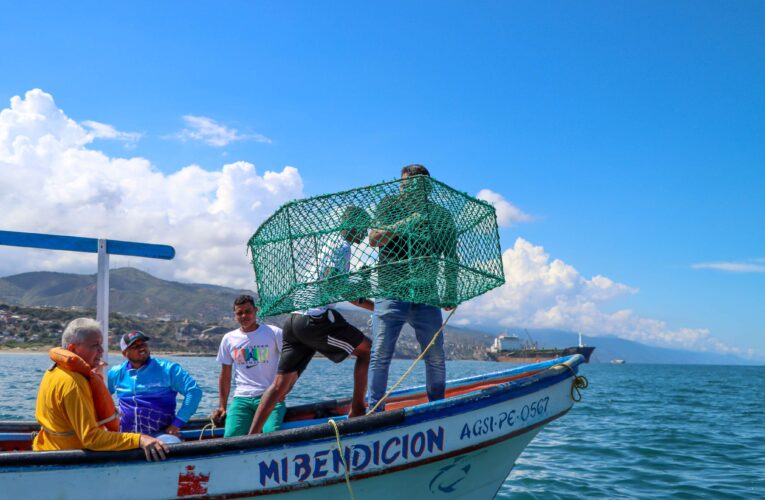 30 jóvenes elaboran redes y palangres en La Guaira