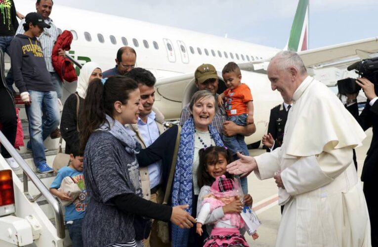 Papa Francisco se llevará de Chipre 50 refugiados