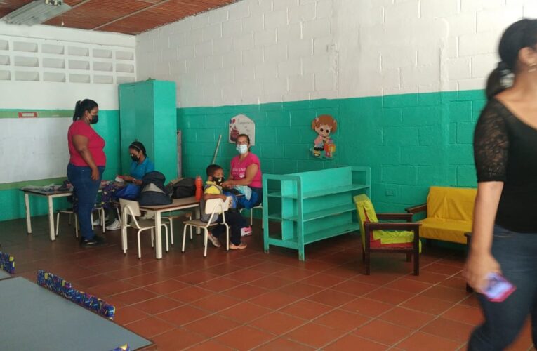 Recuperaron comedor, salón de informática y biblioteca en la León Trujillo