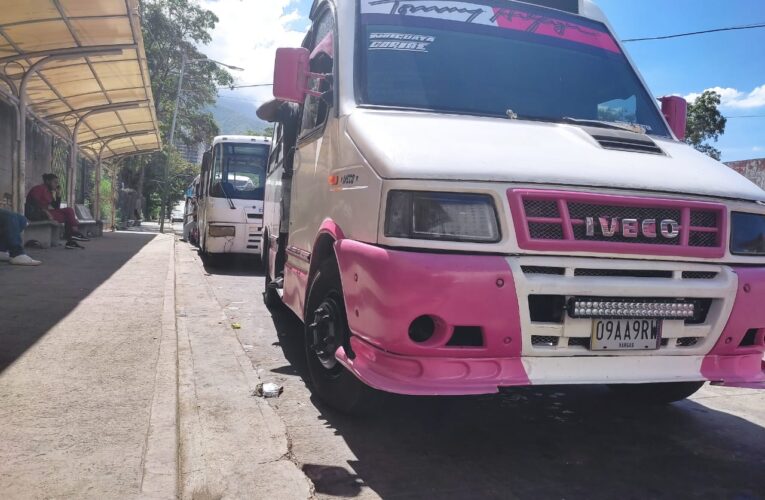 «5 mil litros de gasolina que llegan a Pariata solo alcanzan para 60 buses»