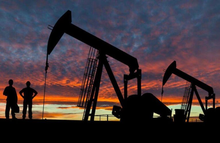 Precio del petróleo sigue subiendo y llegó a $82,66