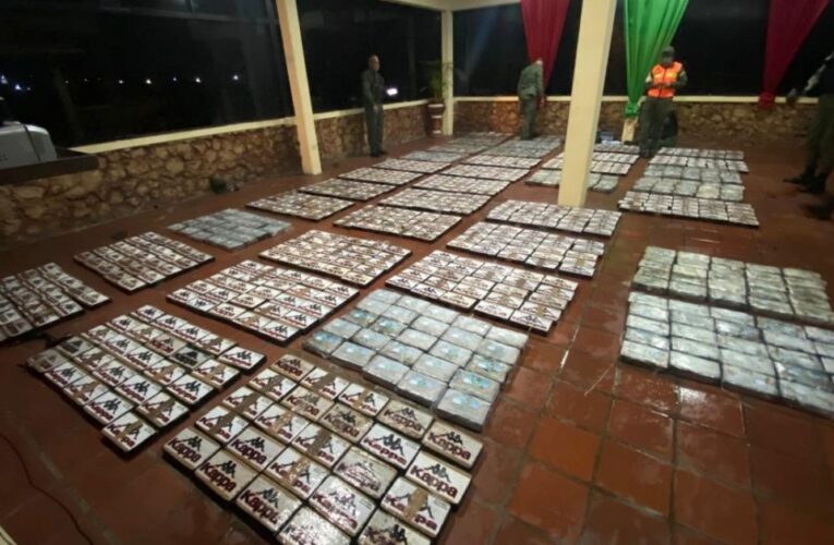 GNB detiene embarcación con 1.000 kilos de cocaína en Sucre