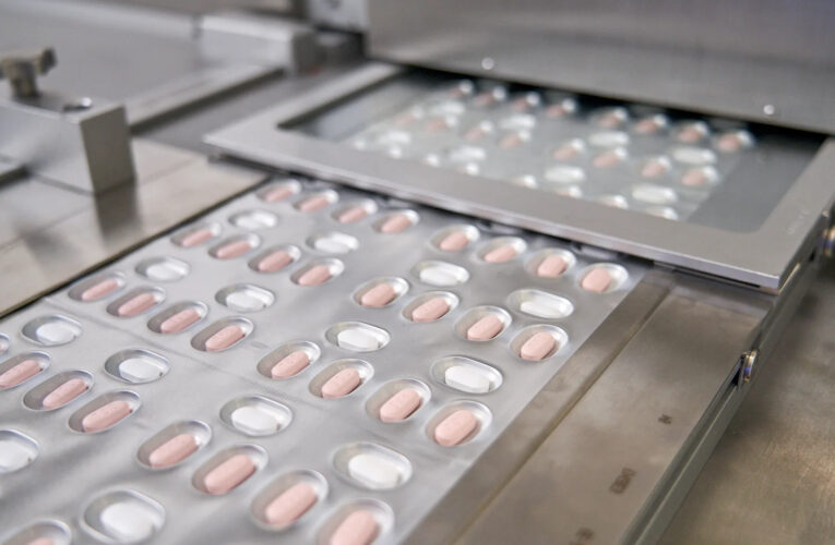 Píldora anticovid de Pfizer tiene 89% de eficacia contra hospitalizaciones y muerte