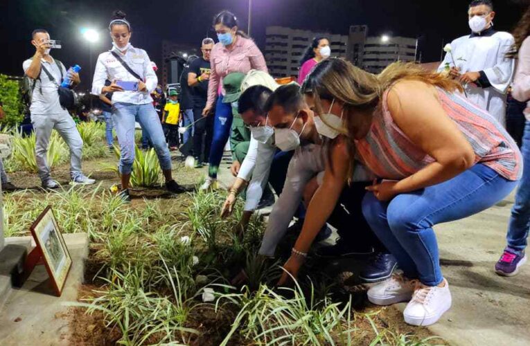 Autoridades conmemoran los 22 años del deslave en La Guaira