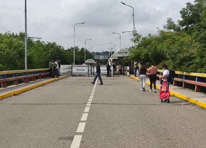 Reabren frontera colombo-venezolana para paso de carga comercial