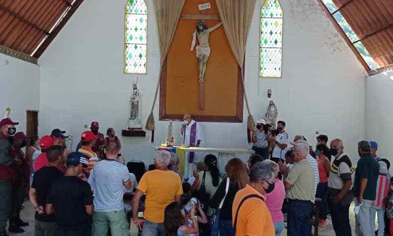 Peregrinos de Vargas piden la recuperación de la iglesia de Carmen de Uria